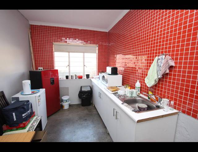 350M² BUILDING FOR SALE IN EDENVALE CENTRAL